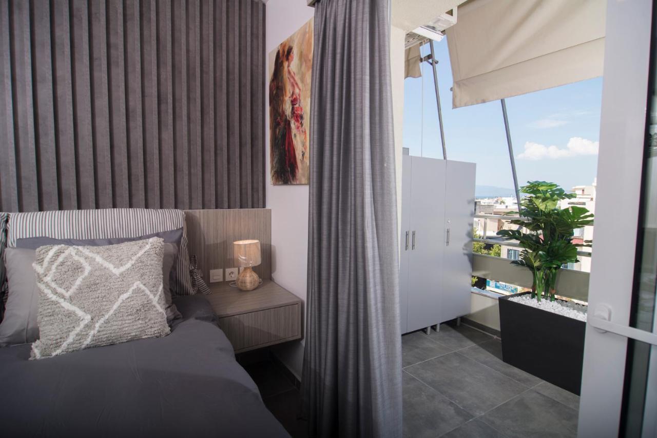 Urban Chic Luxury At The City Center Kalamata Esterno foto