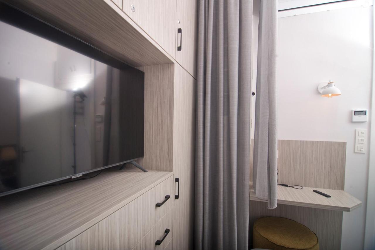 Urban Chic Luxury At The City Center Kalamata Esterno foto