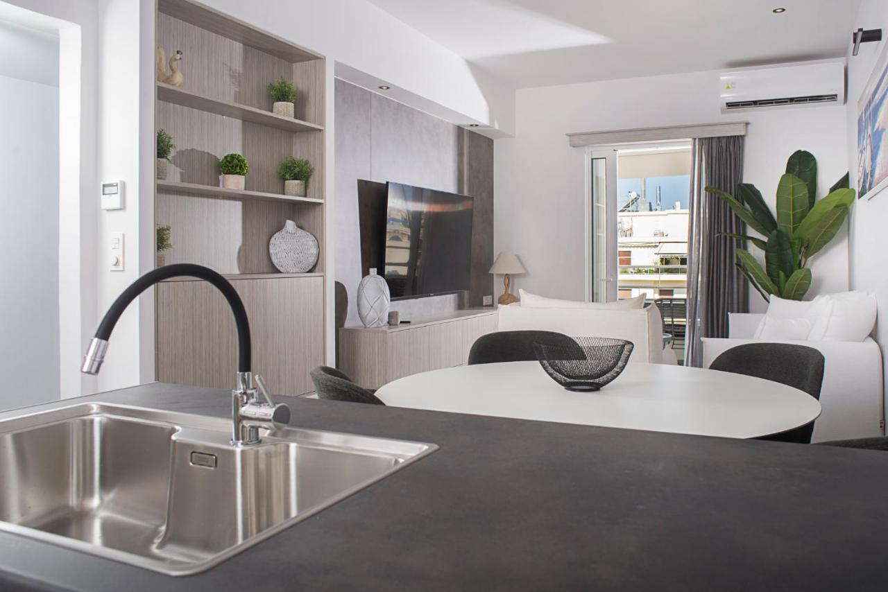 Urban Chic Luxury At The City Center Kalamata Esterno foto