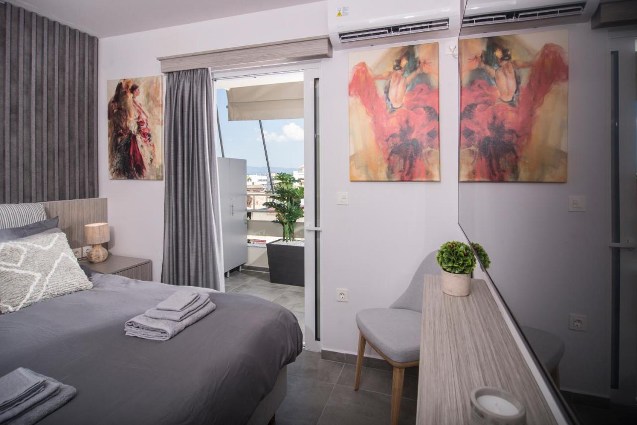 Urban Chic Luxury At The City Center Kalamata Esterno foto