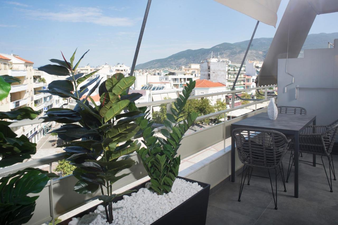Urban Chic Luxury At The City Center Kalamata Esterno foto