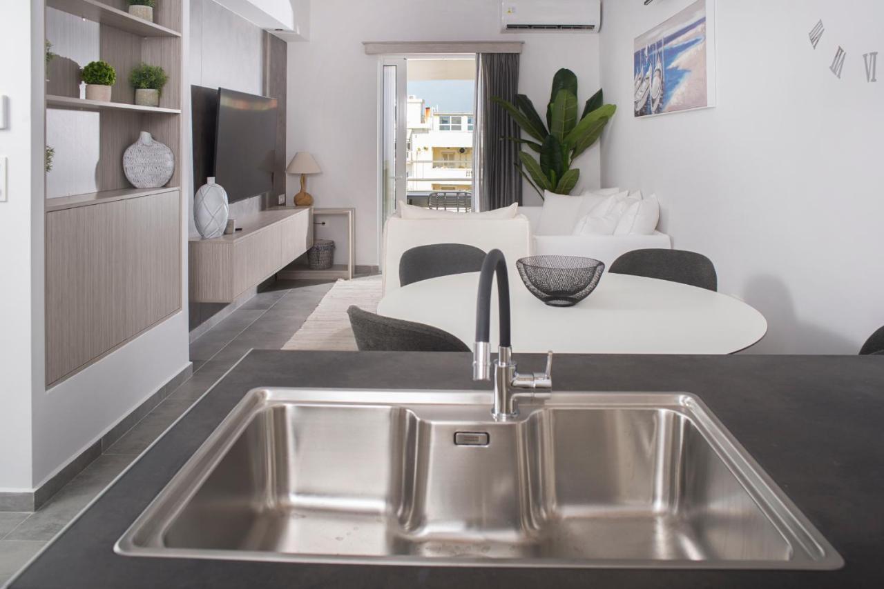 Urban Chic Luxury At The City Center Kalamata Esterno foto